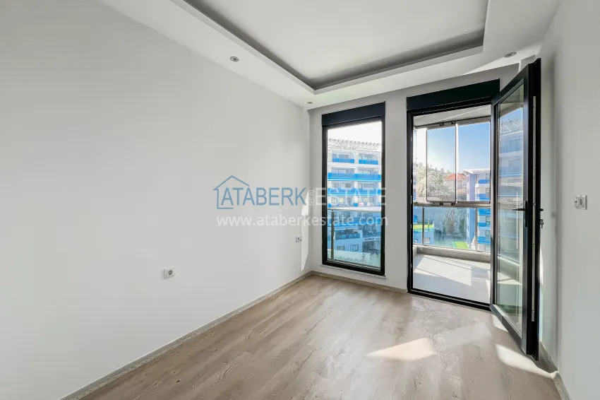 Purchase 1+1 apartment with a glazed balcony and sea view, Kargicak district — Alanya 6 