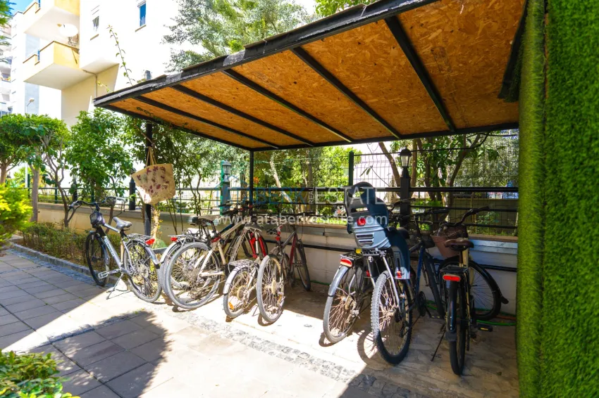 One bedroom apartment with a glazed balcony in Alanya, Oba district 11 