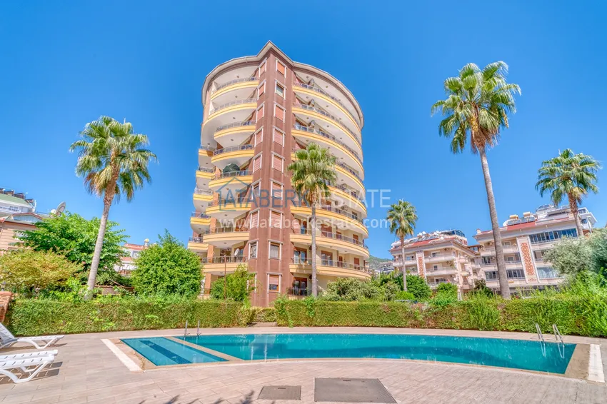 4+1 single-level apartment with a separate kitchen in the center of Alanya, Cleopatra beach area 9