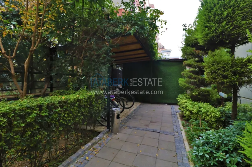 One bedroom apartment with a glazed balcony in Alanya, Oba district 13 