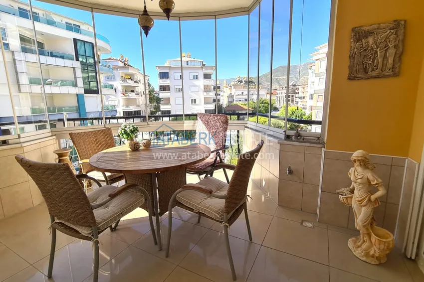 Purchase  2+1 apartment with furniture and a glazed balcony just 300 meters from the sea, Oba district - Alanya 8 