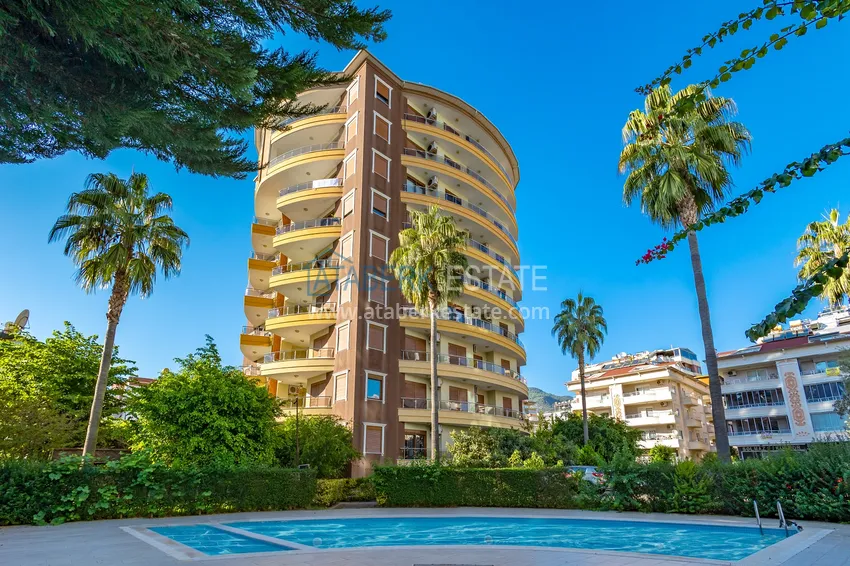 4+1 single-level apartment with a separate kitchen in the center of Alanya, Cleopatra beach area 11