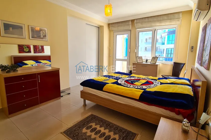 Purchase  2+1 apartment with furniture and a glazed balcony just 300 meters from the sea, Oba district - Alanya 11 