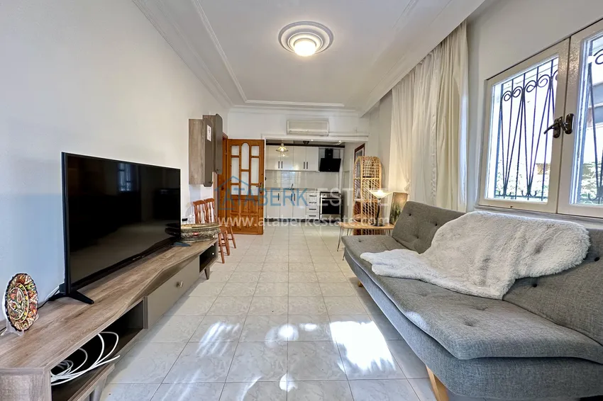 Purchase  1+1 apartment with furniture, sea and marina views in Alanya — Kale district 2 