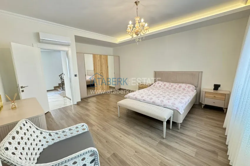 Purchase Semi-detached triplex villa in Kargicak area, furnished in a cottage complex 16 