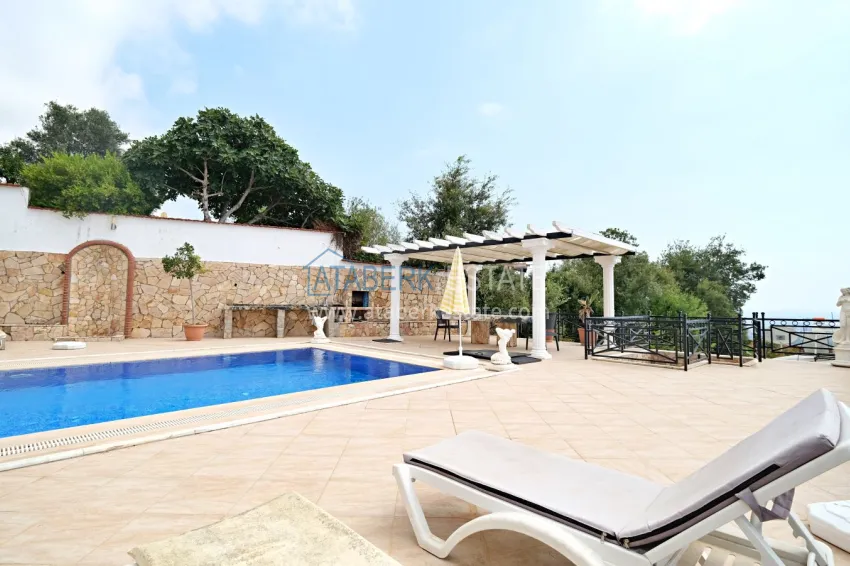 Gorgeous private villa with panoramic views and guest bungalow in Kestel, Alanya 12 