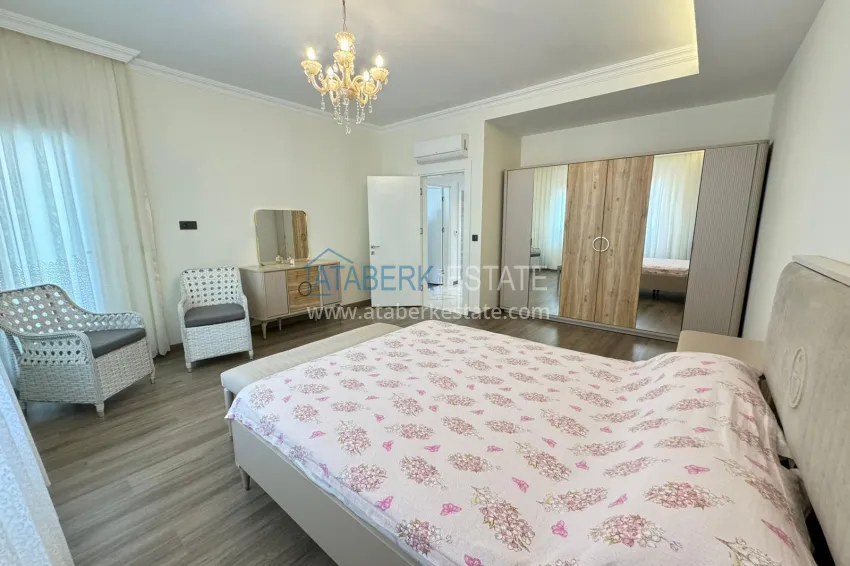 Purchase Semi-detached triplex villa in Kargicak area, furnished in a cottage complex 17 