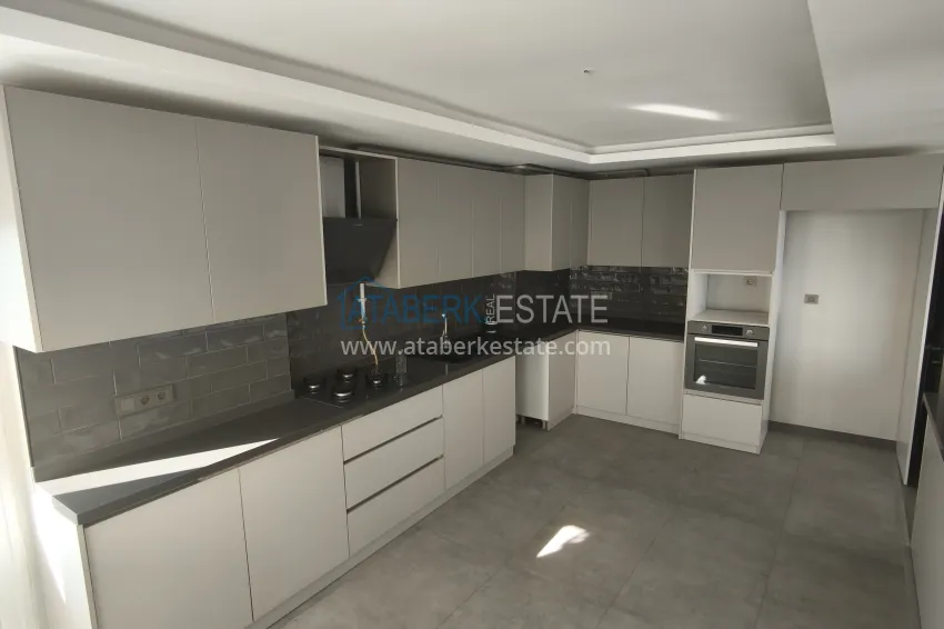 Purchase 3+1 linear apartment after major repairs on the first line — Mersin, Yenisehir district 12 