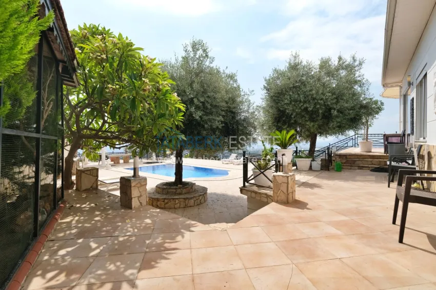 Gorgeous private villa with panoramic views and guest bungalow in Kestel, Alanya 14 