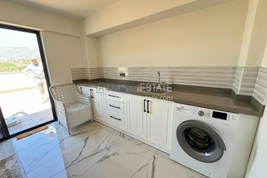 Purchase Semi-detached triplex villa in Kargicak area, furnished in a cottage complex 24 