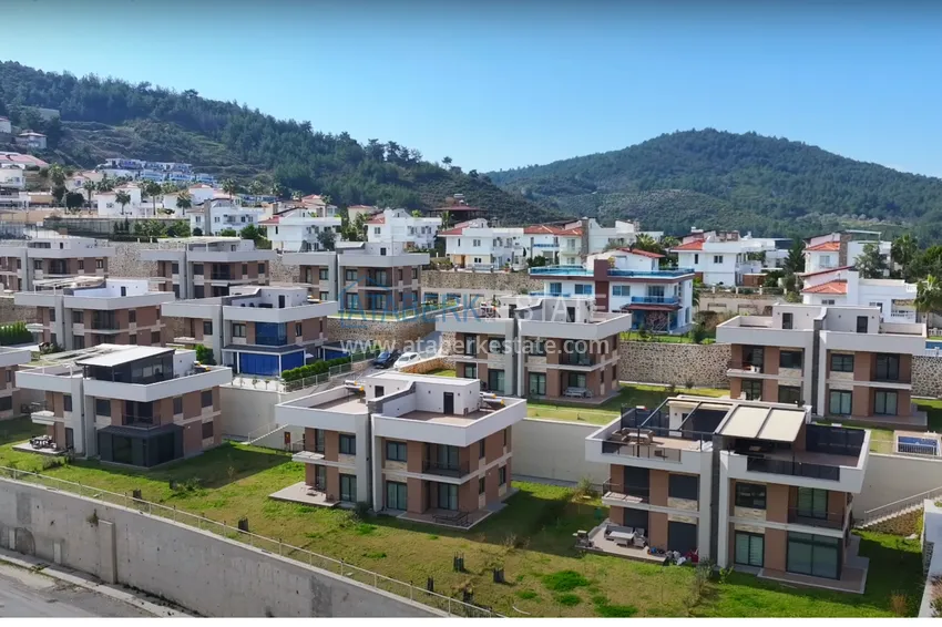 Semi-detached two-level villa with furniture and garden in Kargicak, Alanya 2 