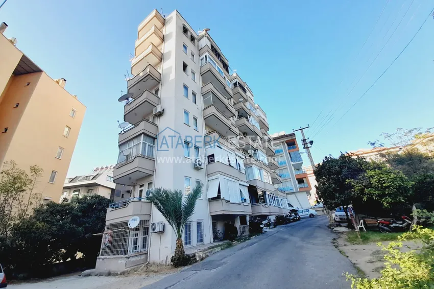 Three-room apartment with separate kitchen and furniture in the center of Alanya	 1 