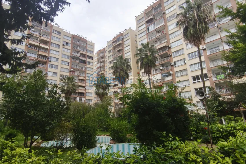 URGENT SALE: Fully renovated two-bedroom apartment in Menderes area, Mezitli 1