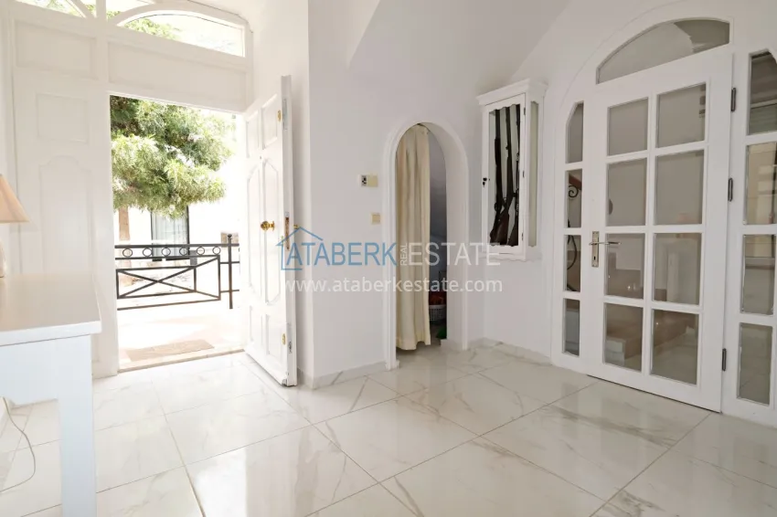 Purchase Gorgeous private villa with panoramic views and guest bungalow in Kestel, Alanya 1 