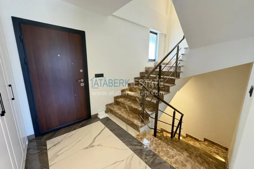 Purchase Semi-detached triplex villa in Kargicak area, furnished in a cottage complex 4 