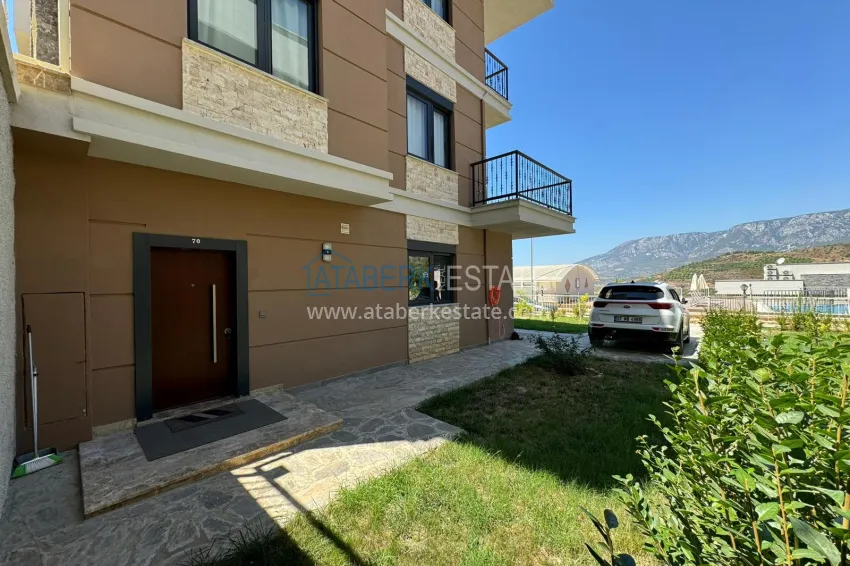 Semi-detached triplex villa in Kargicak area, furnished in a cottage complex 24 