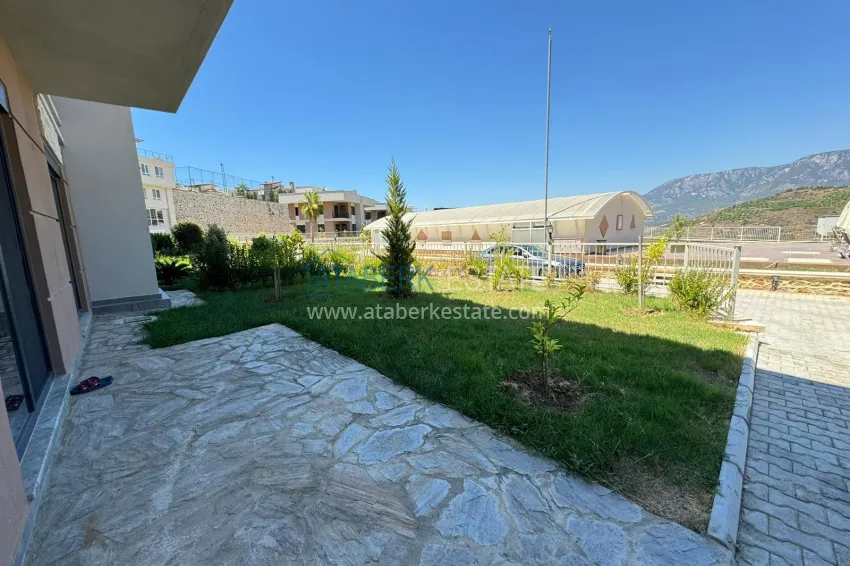 Semi-detached triplex villa in Kargicak area, furnished in a cottage complex 25 