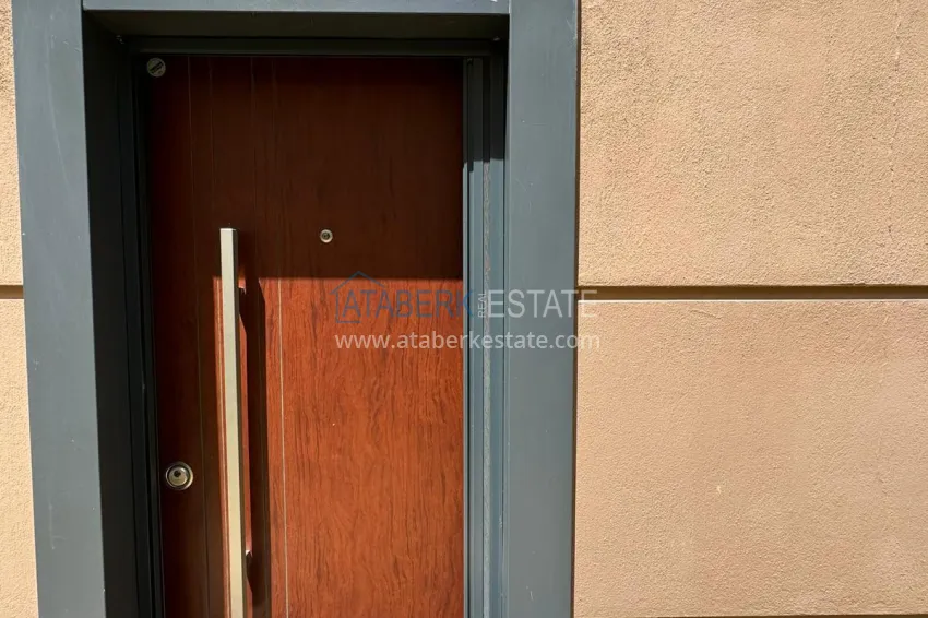 Semi-detached triplex villa in Kargicak area, furnished in a cottage complex 26 