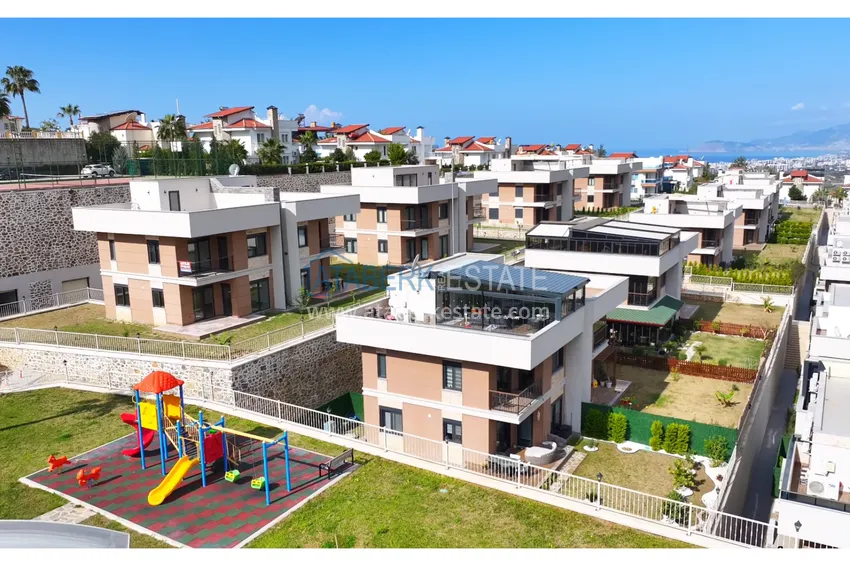 Semi-detached two-level villa with furniture and garden in Kargicak, Alanya 3 