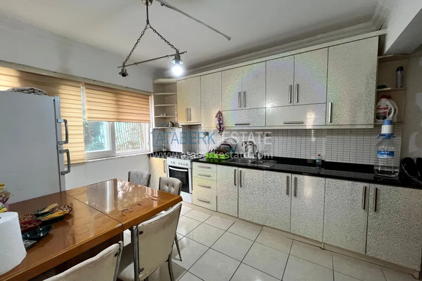 Purchase 1+1 apartment with furniture and a separate kitchen 250 meters from the sea — Alanya, Oba district 4 