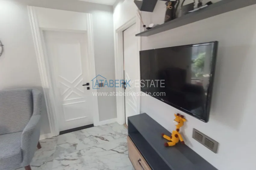 Purchase Turnkey one-bedroom apartment with a glazed balcony from the owner in the center of Mezitli 4 