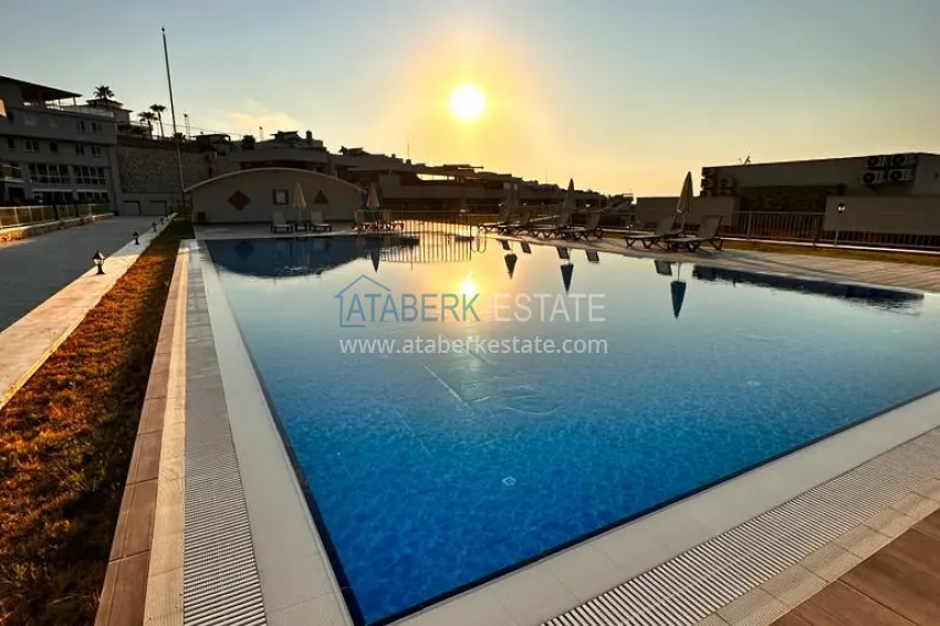 Semi-detached triplex villa in Kargicak area, furnished in a cottage complex 4 