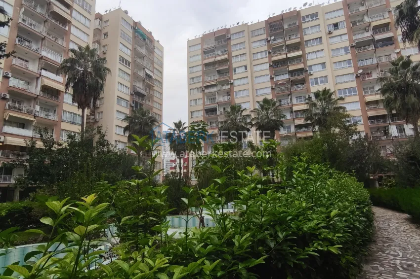 URGENT SALE: Fully renovated two-bedroom apartment in Menderes area, Mezitli 5