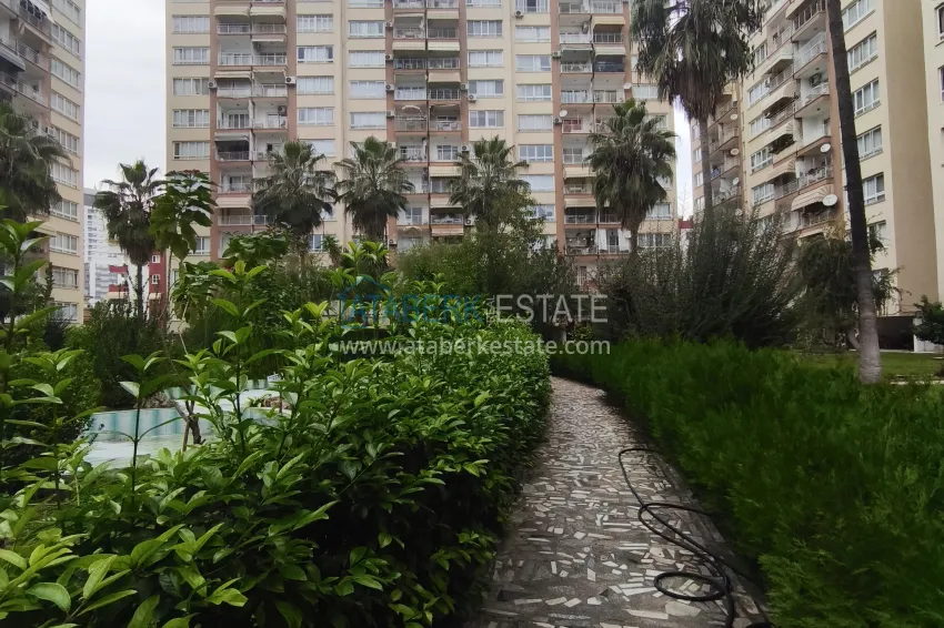 URGENT SALE: Fully renovated two-bedroom apartment in Menderes area, Mezitli 6