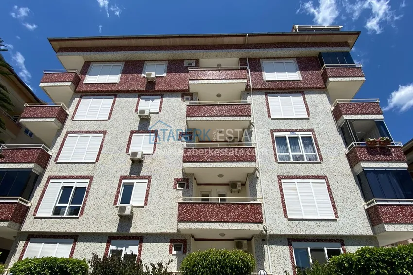 Property from owner in Alanya — three-room apartment with furniture in Oba 6 