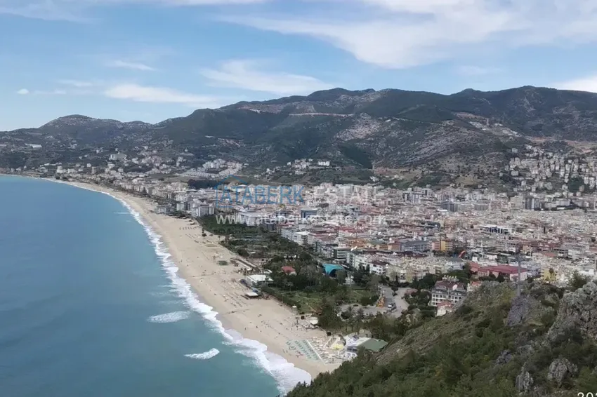 Furnished three-room apartment in the center of Alanya — Damlatash district 6 