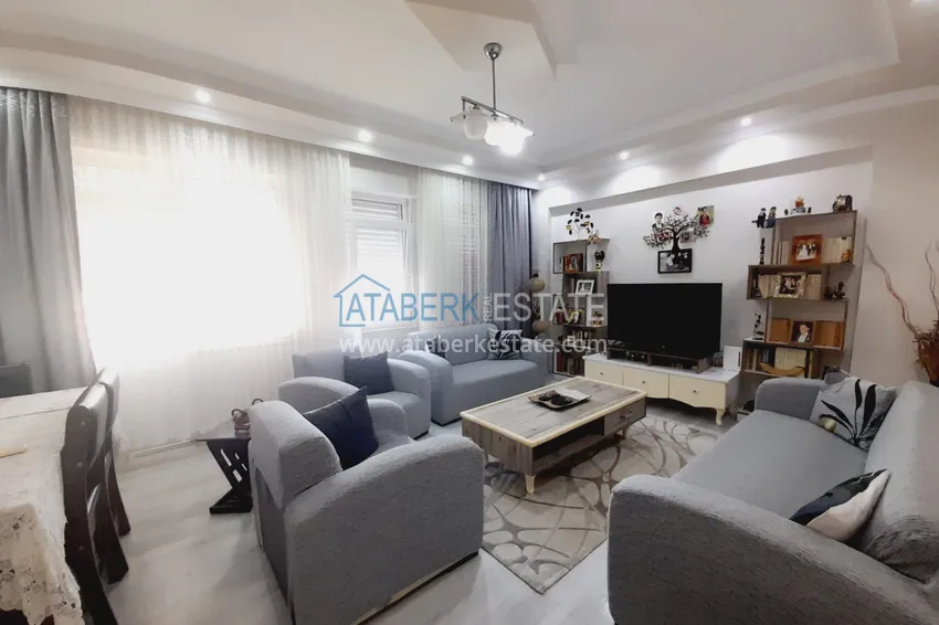 Purchase  Three-room apartment with separate kitchen and furniture in the center of Alanya	 2 