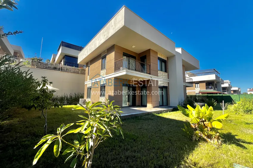 Semi-detached two-level villa with furniture and garden in Kargicak, Alanya 17 