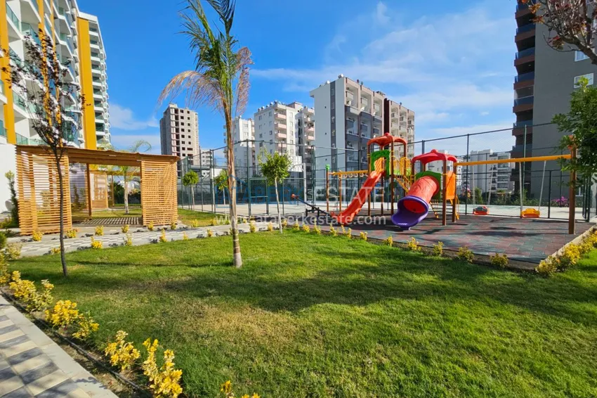 Real estate for citizenship and residence permits. Apartments from the developer in Mersin, Tomyuk 9 