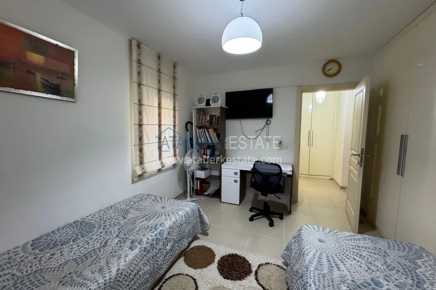 Purchase Real estate for a residence permit. Three-room apartment with furniture and garden in Alanya, Konakli district 7 