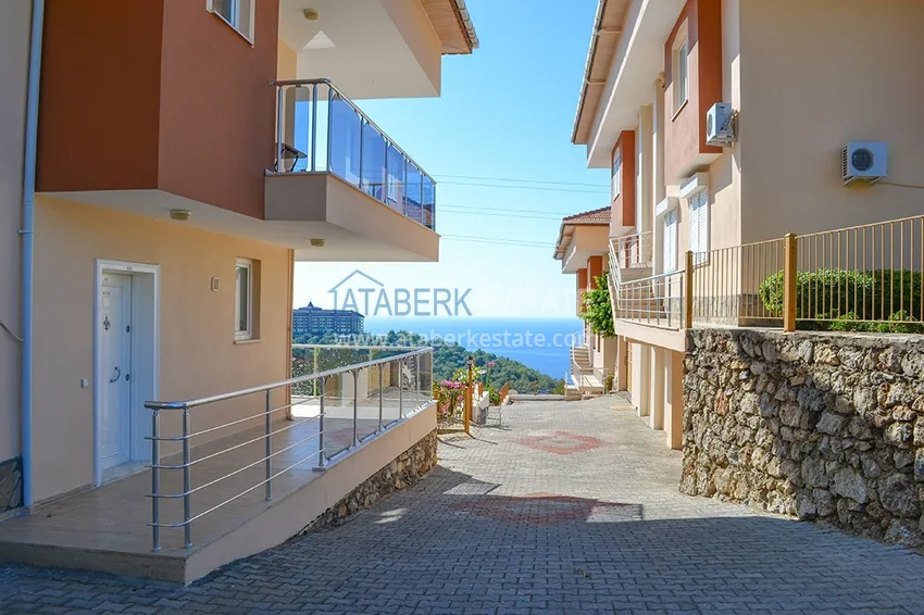 Furnished townhouse with panoramic views in Alanya, Kargicak district 11 