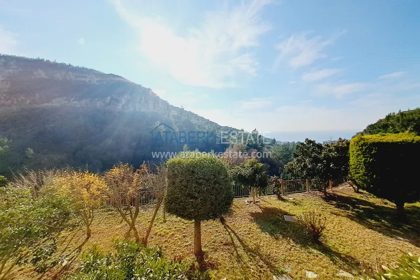 Furnished townhouse with panoramic views in Alanya, Kargicak district 14 