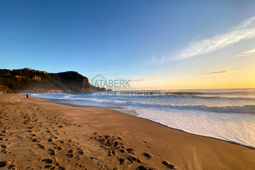 Furnished 2+1 apartment with sea view, suitable for a residence permit - Alanya center, Cleopatra beach area 23 