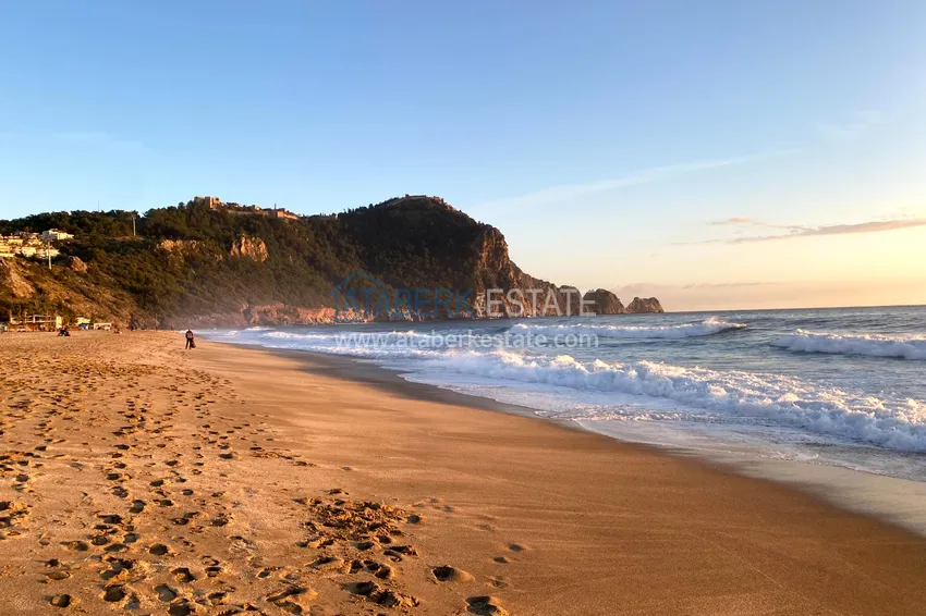 Furnished 2+1 apartment with sea view, suitable for a residence permit - Alanya center, Cleopatra beach area 24 