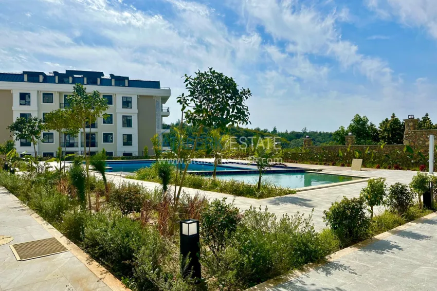 Two-bedroom apartment in a luxury residential complex — Alanya, Oba district 1