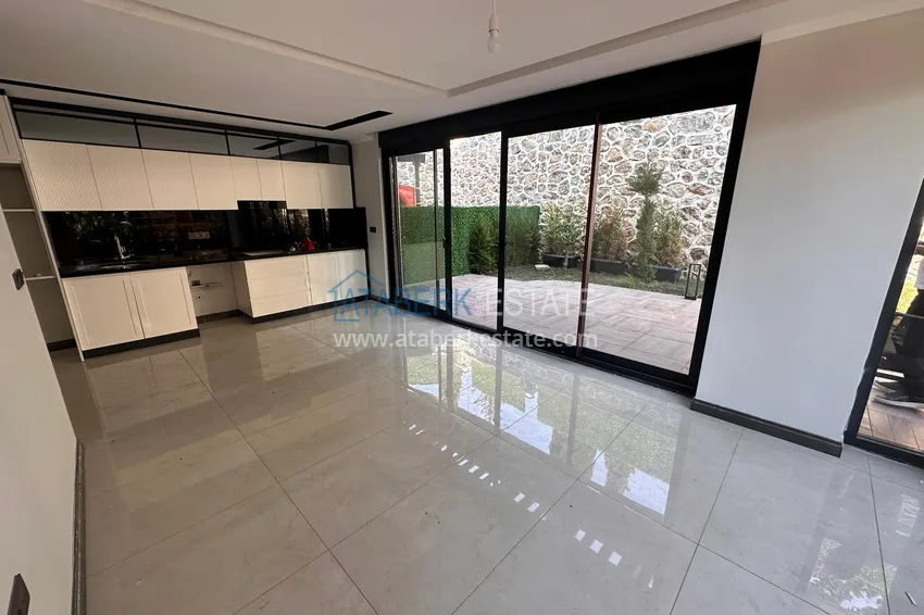 Purchase Three-room apartment with access to the garden in a luxury complex — Alanya city center, Büyühasbahce district 3 