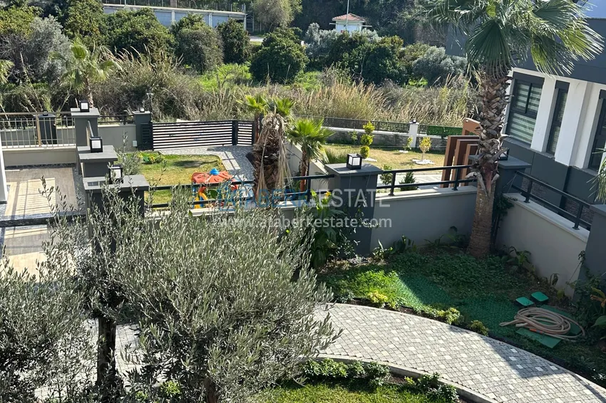 Purchase  Spacious 4+1 duplex with designer renovation in Alanya, Avsallar district 50 