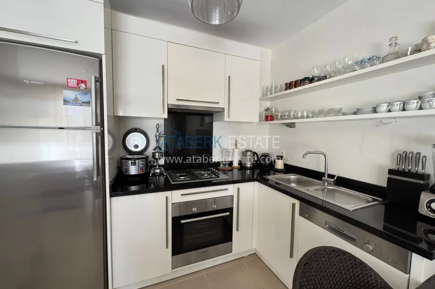 Purchase Real estate for a residence permit. Three-room apartment with furniture and garden in Alanya, Konakli district 3 