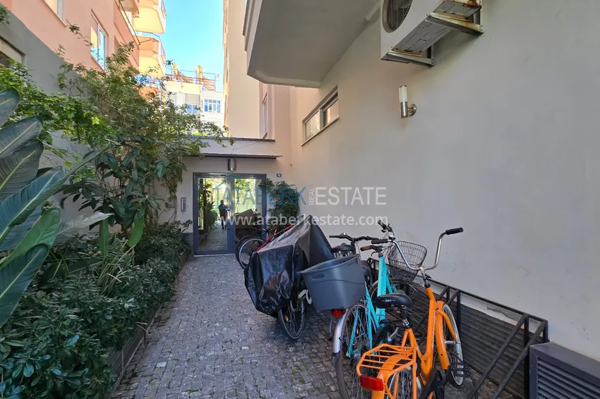 One bedroom apartment with furniture in the center of Alanya. Real estate with a residence permit 11 