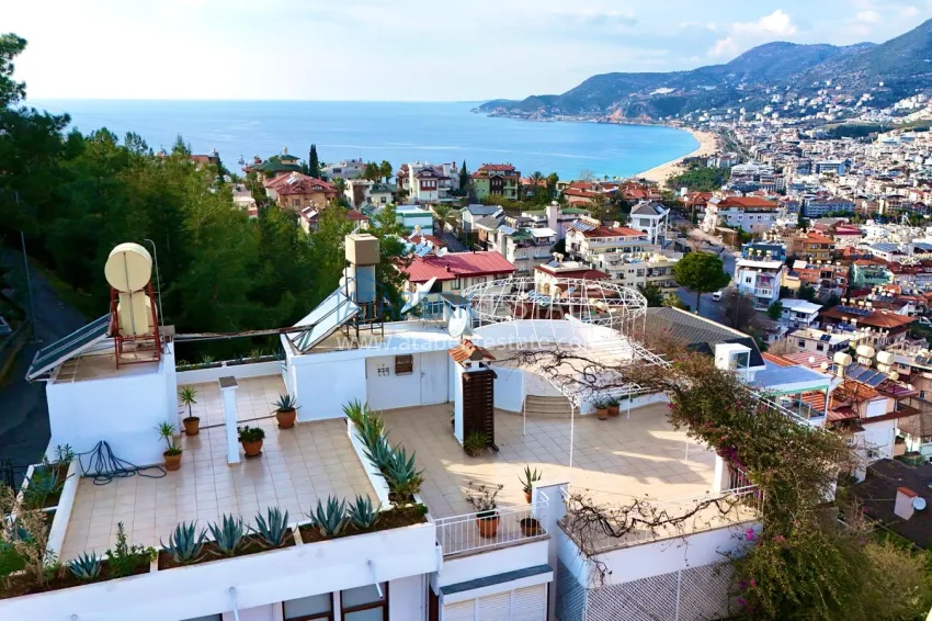 Three-room furnished apartment in the center of Alanya - in the historical part of Kale 4 