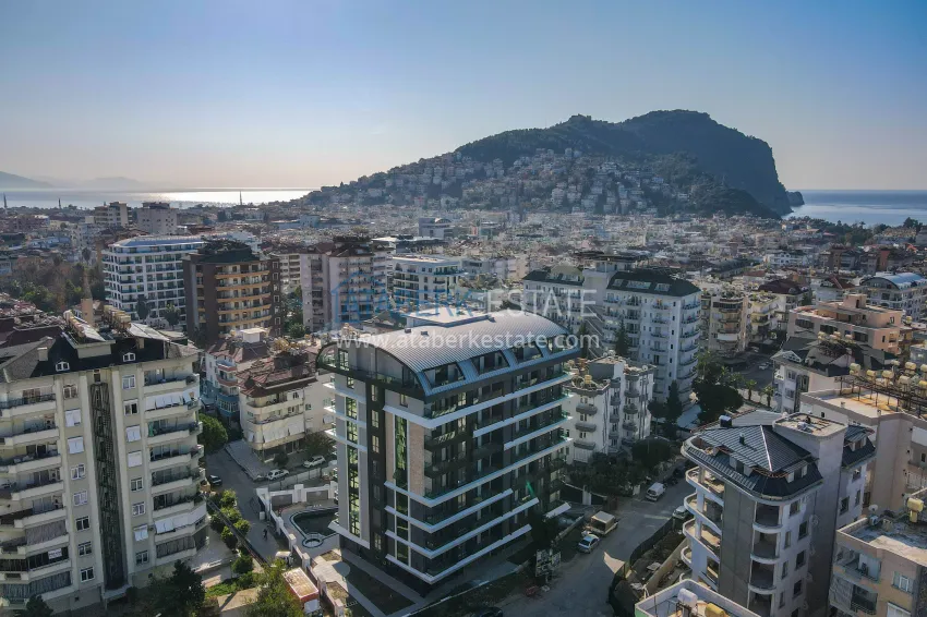 Real estate from the developer! Residential complex under construction in the center of Alanya, Cleopatra beach area 1 