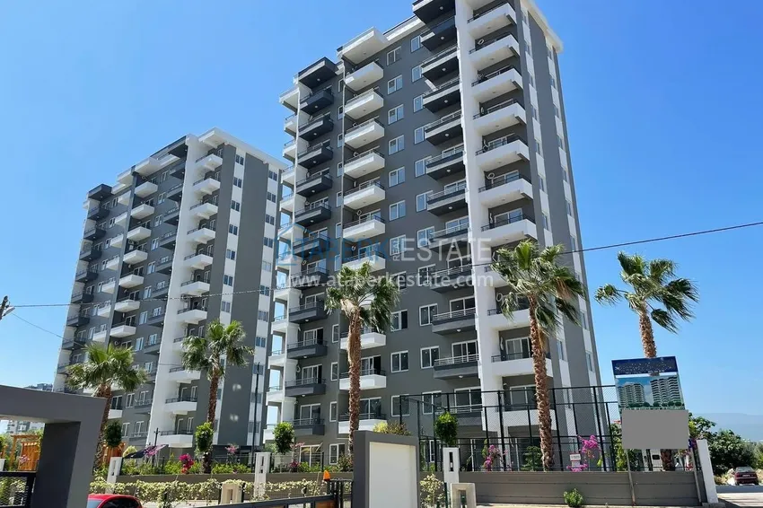 New one bedroom apartment with sea view in Tomyuk, Mersin 1 