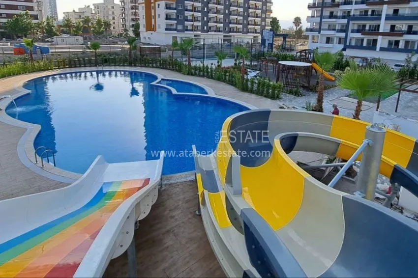 One bedroom apartment in a complex with a large area — Mersin, Tomyuk 1