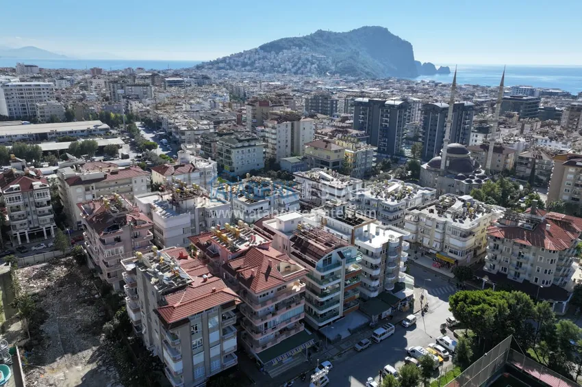 One bedroom apartment with furniture in the center of Alanya. Real estate with a residence permit 2 