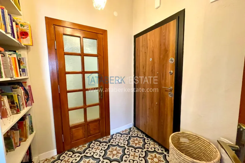 Purchase Three-room furnished apartment in the center of Alanya - in the historical part of Kale 1 