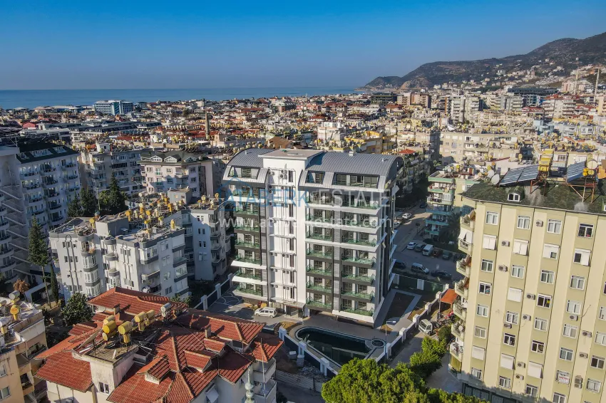 Real estate from the developer! Residential complex under construction in the center of Alanya, Cleopatra beach area 2 